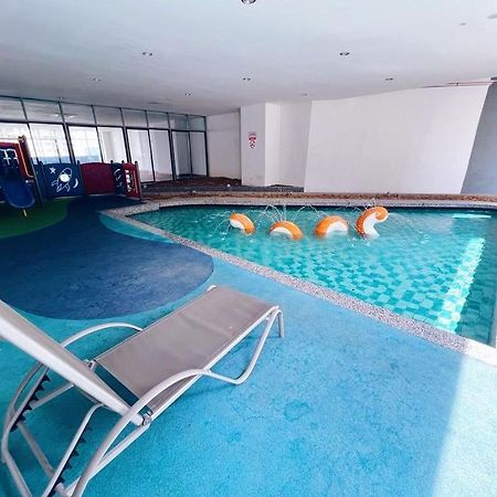 Connected Train 3 Bedrooms - Above Klgateway Mall 14 Куала-Лумпур Екстер'єр фото