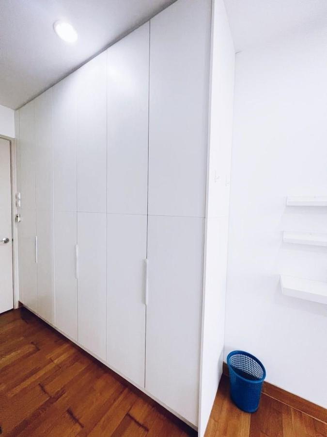 Connected Train 3 Bedrooms - Above Klgateway Mall 14 Куала-Лумпур Екстер'єр фото