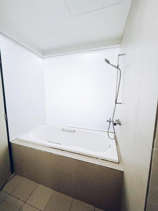 Connected Train 3 Bedrooms - Above Klgateway Mall 14 Куала-Лумпур Екстер'єр фото