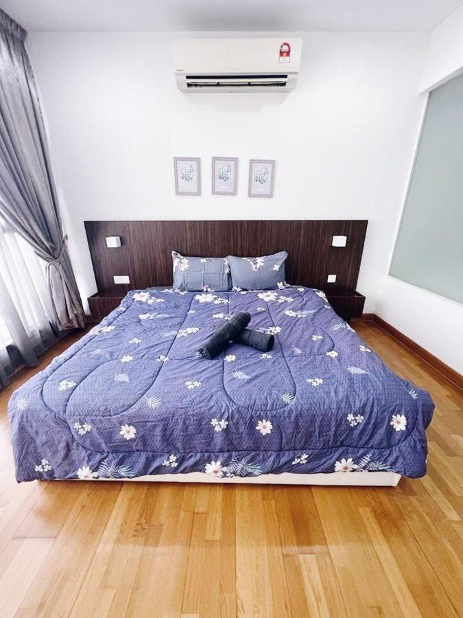 Connected Train 3 Bedrooms - Above Klgateway Mall 14 Куала-Лумпур Екстер'єр фото