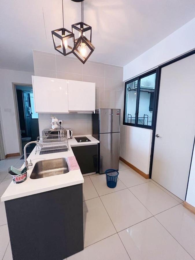 Connected Train 3 Bedrooms - Above Klgateway Mall 14 Куала-Лумпур Екстер'єр фото