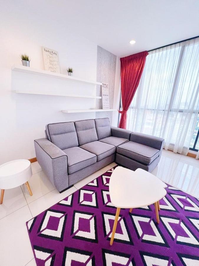 Connected Train 3 Bedrooms - Above Klgateway Mall 14 Куала-Лумпур Екстер'єр фото