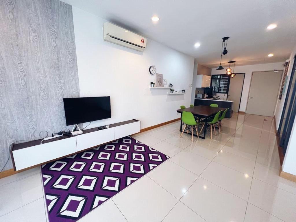 Connected Train 3 Bedrooms - Above Klgateway Mall 14 Куала-Лумпур Екстер'єр фото